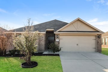 108 MAGNOLIA DR SANGER, TX 76266